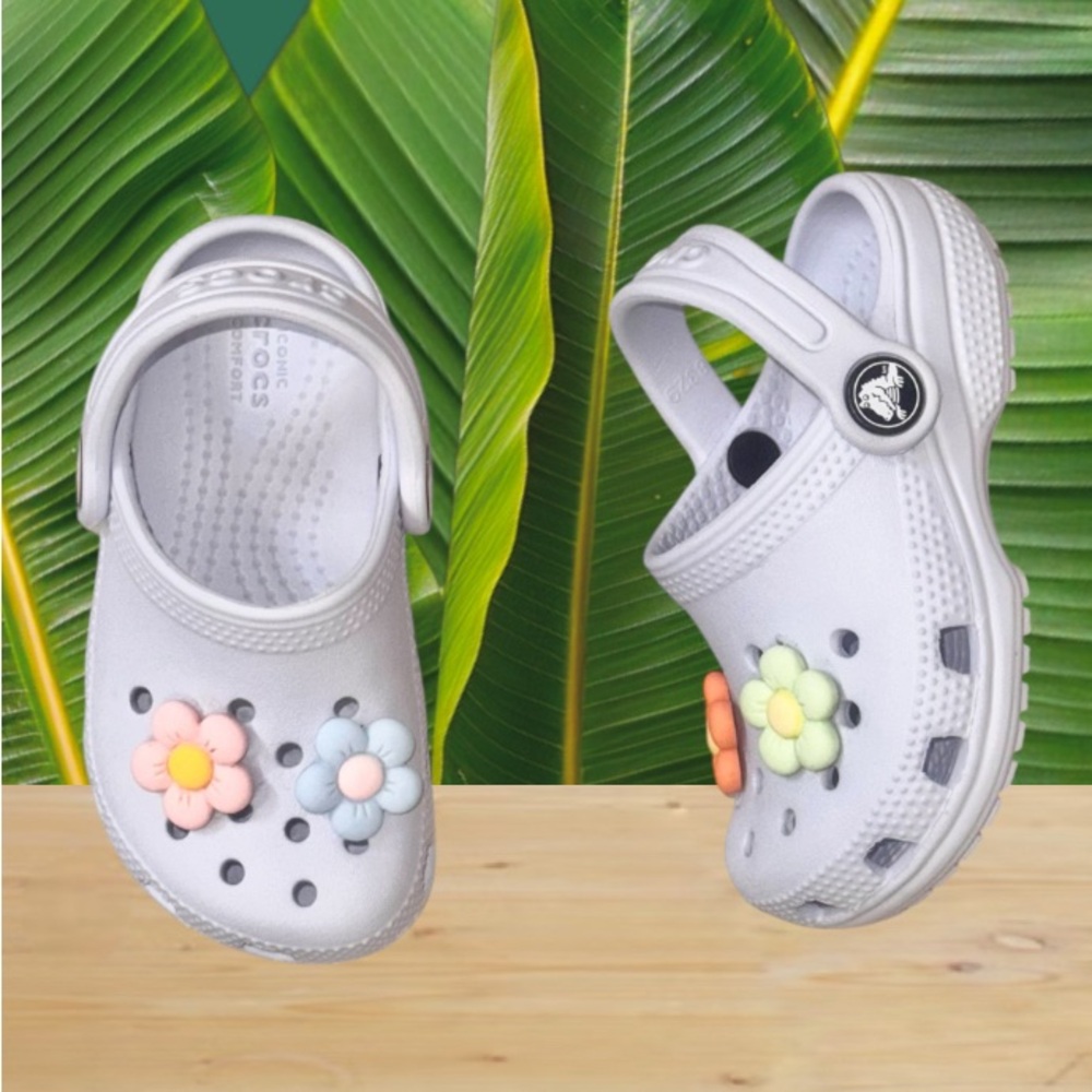 Wrn 1x ❤️ Crocs white clog sandals with flowers toddler girl’s  size 7